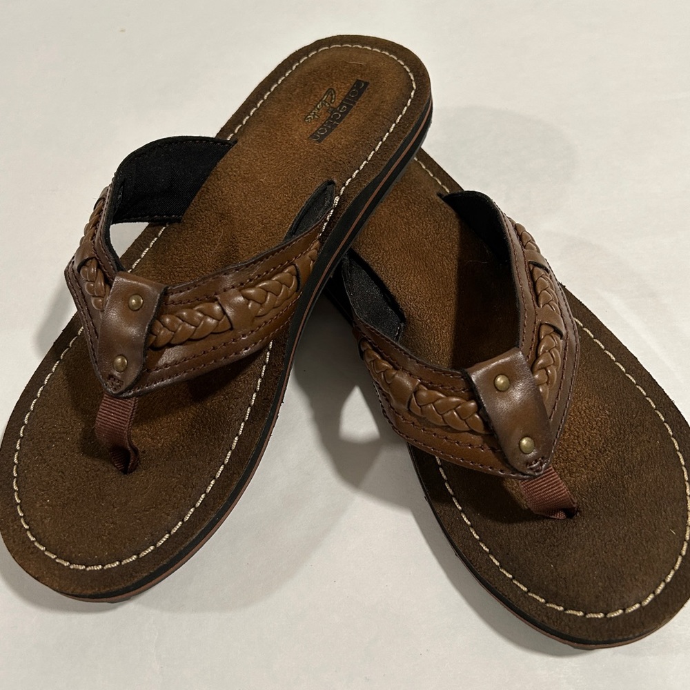 Clark’s Leather Thong Sandals